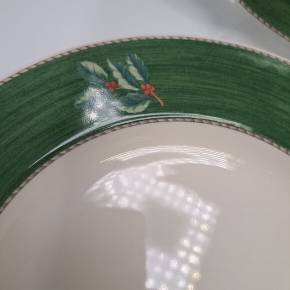Wedgewood Sarahs Garden Christmas Green Dinner Plates 10-3/4" Holly Design - Picture 5 of 8